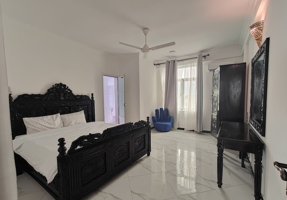 Standard Apartment, 3 Bedrooms, City View, Annex Building photo 3