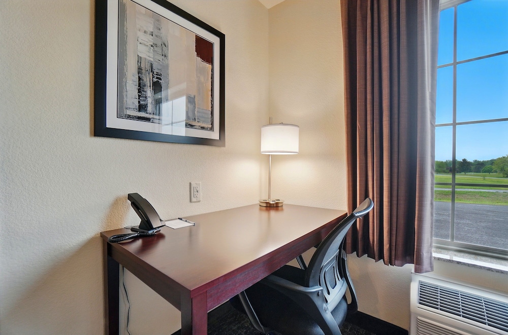 Suite, Non Smoking (Extended Stay-Audible/Visual Alert) photo 2