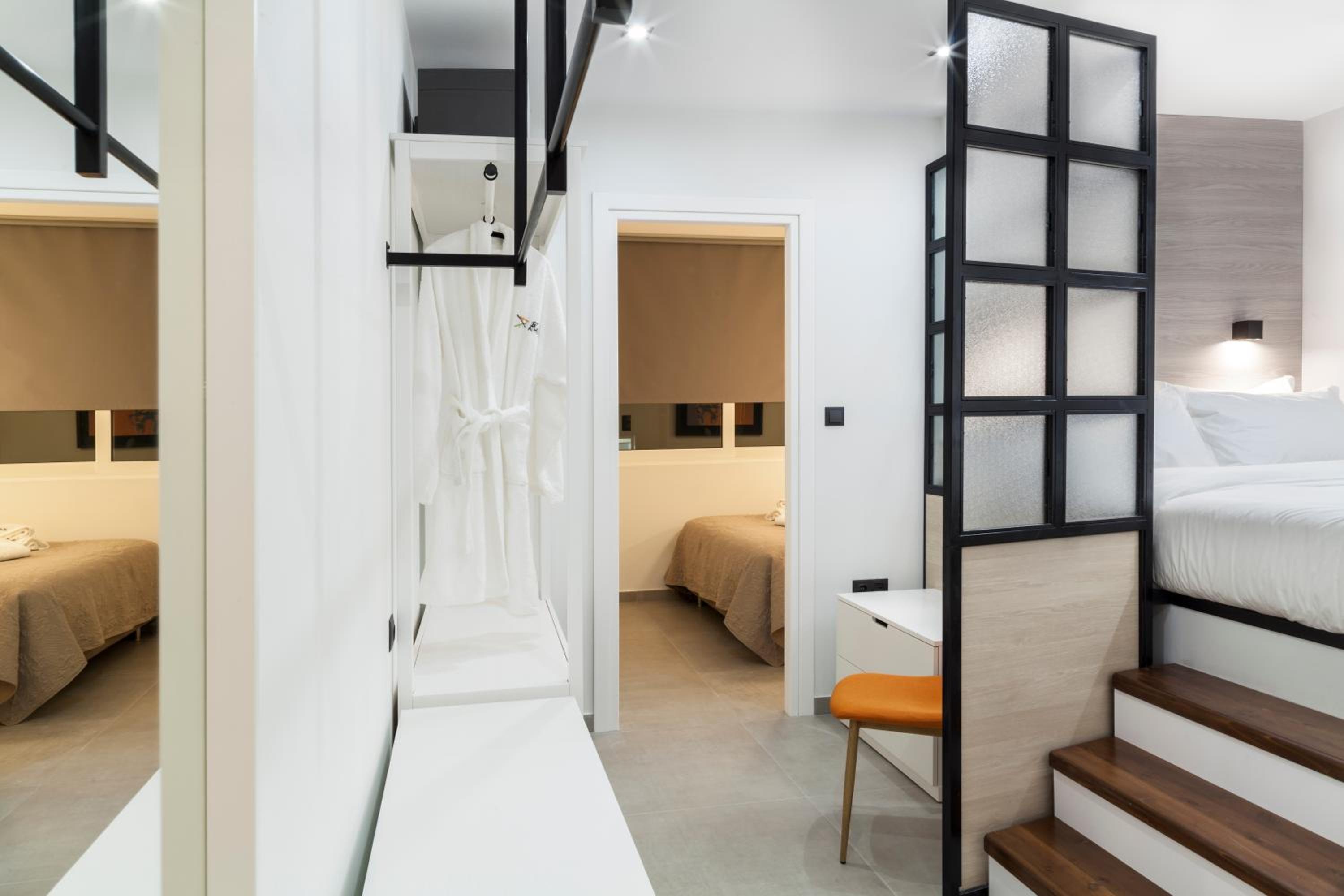 Deluxe Family Suite with Terrace photo 1