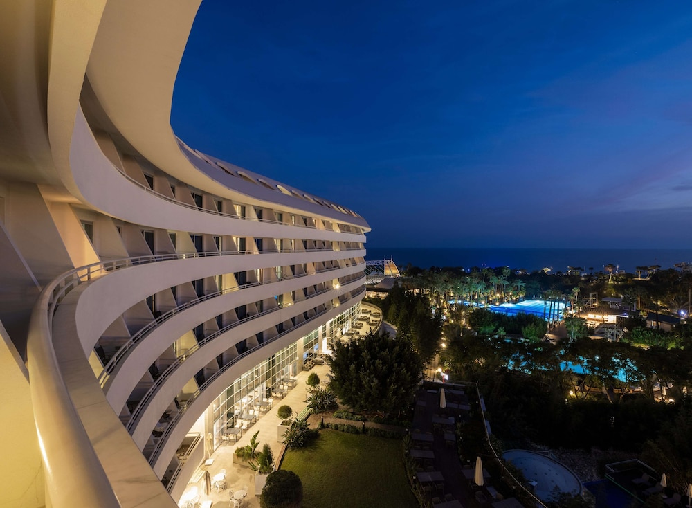 Deluxe Triple Room City View With Balcony