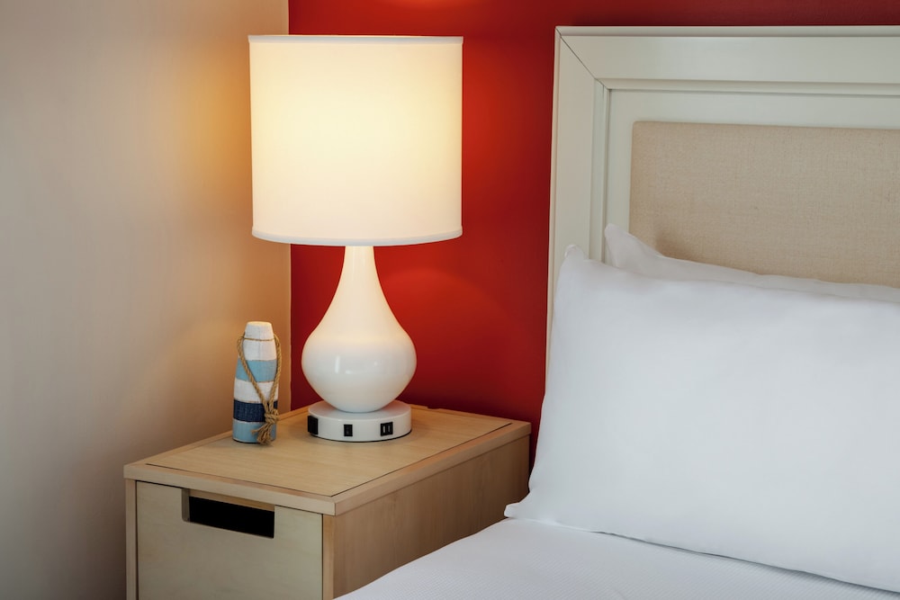 Room, 1 King Bed, Ocean View photo 2