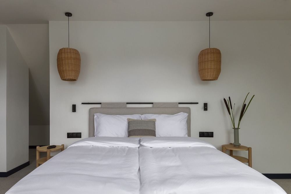 Two-level One-Bedroom Apartment - Photo 3