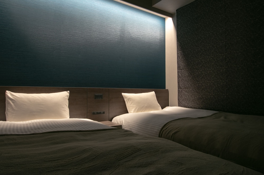 Comfort Studio with 3beds (with Terrace & Private Sauna Experience 21:30-23:00), Non Smoking thumbnail 6
