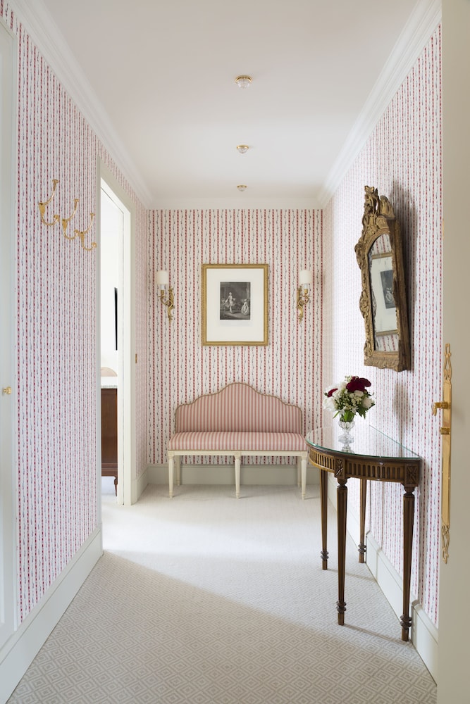 Paris Suite photo 1
