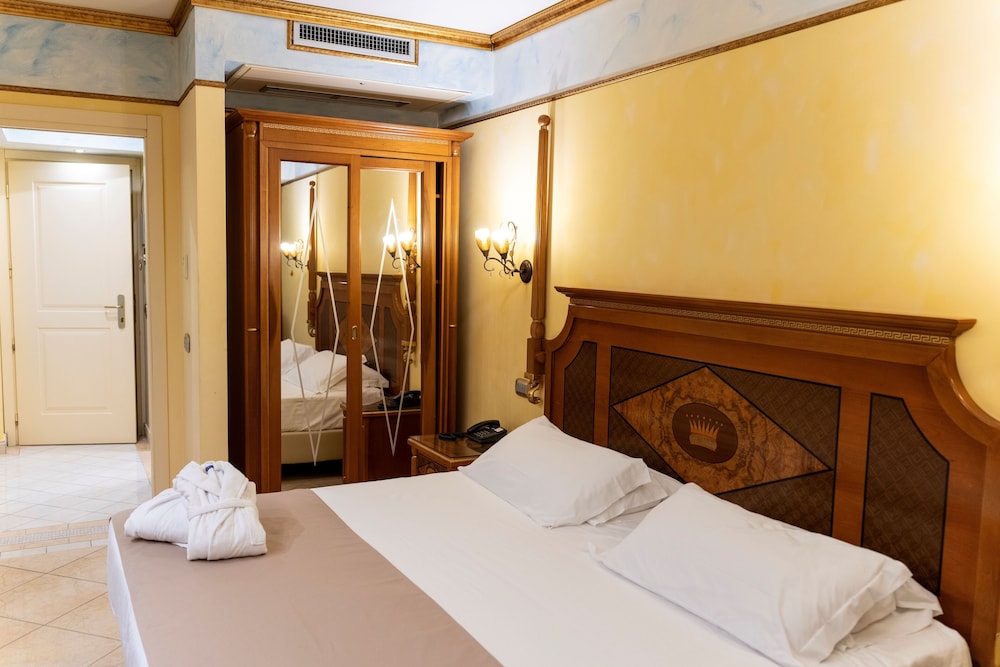 Standard Double Room - Photo 5