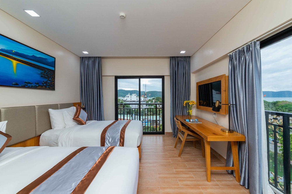 Deluxe Twin Room, Sea View photo 3