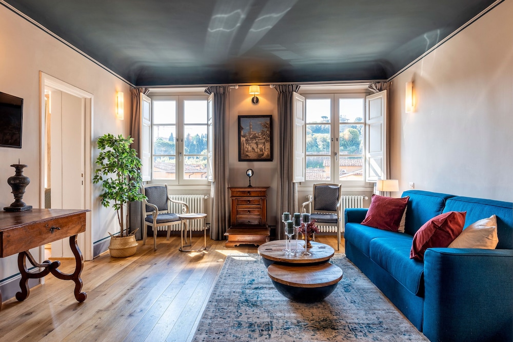 Apartment (4 Bedrooms)