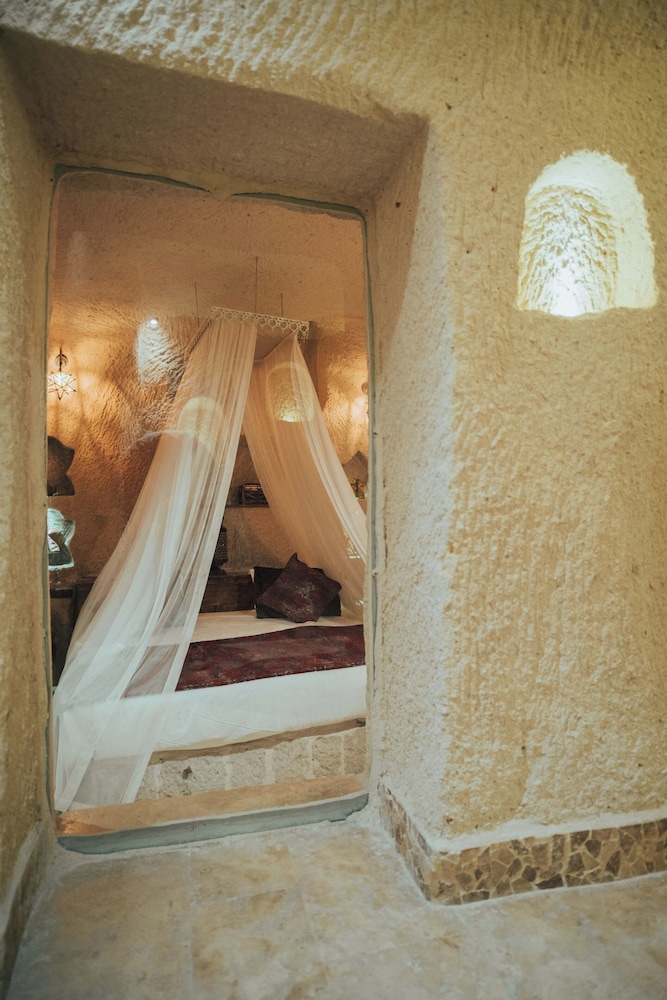 Deluxe Stone Suite with Stone - Photo 37