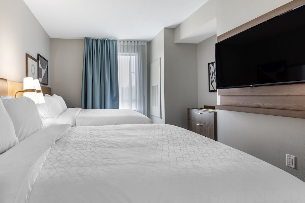 Suite, 1 Bedroom, Accessible, Kitchen (Communications) - Photo 3