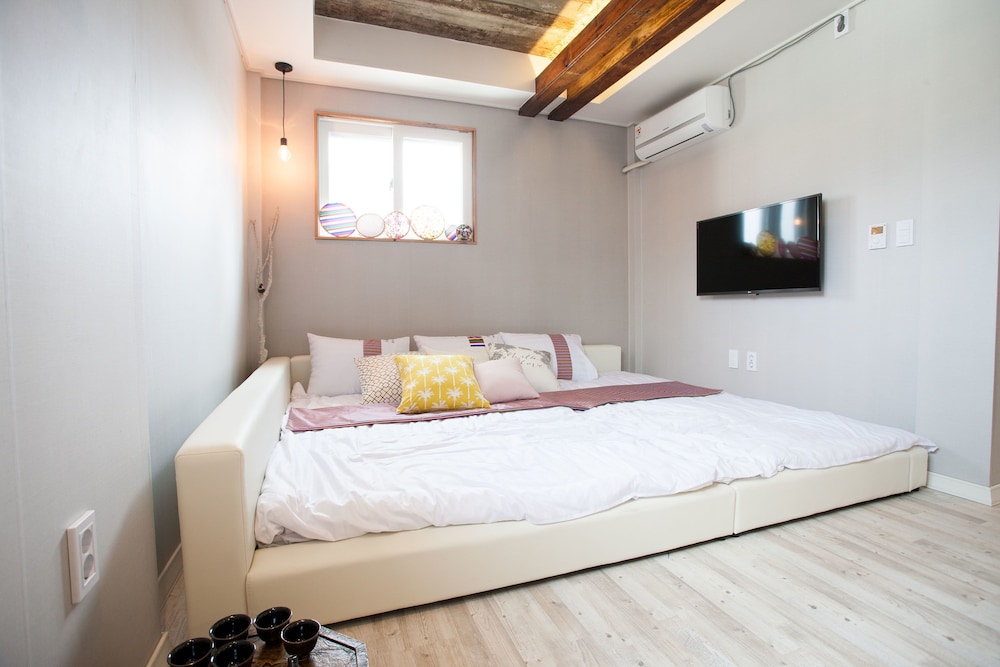 Room 304 photo 1