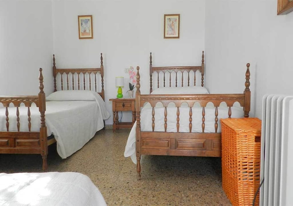 Triple Room, Shared Bathroom