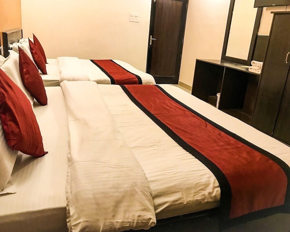 Deluxe Room - Photo 17