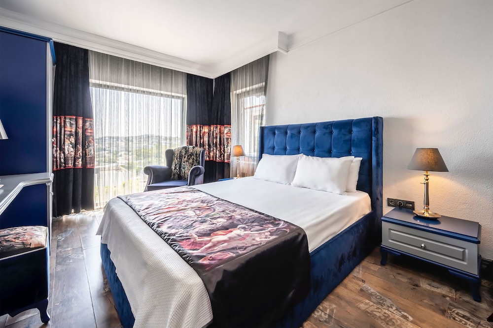 Design Room, 1 Queen Bed, Sea View photo 2