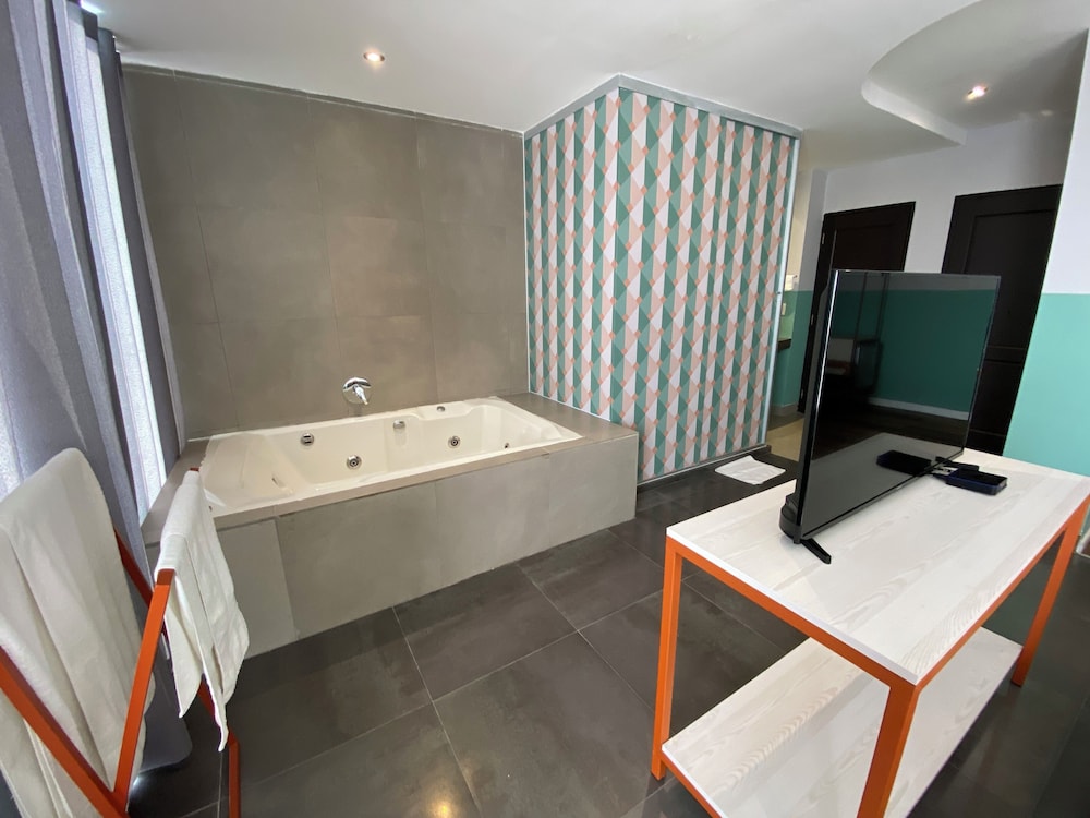 Business Room photo 3