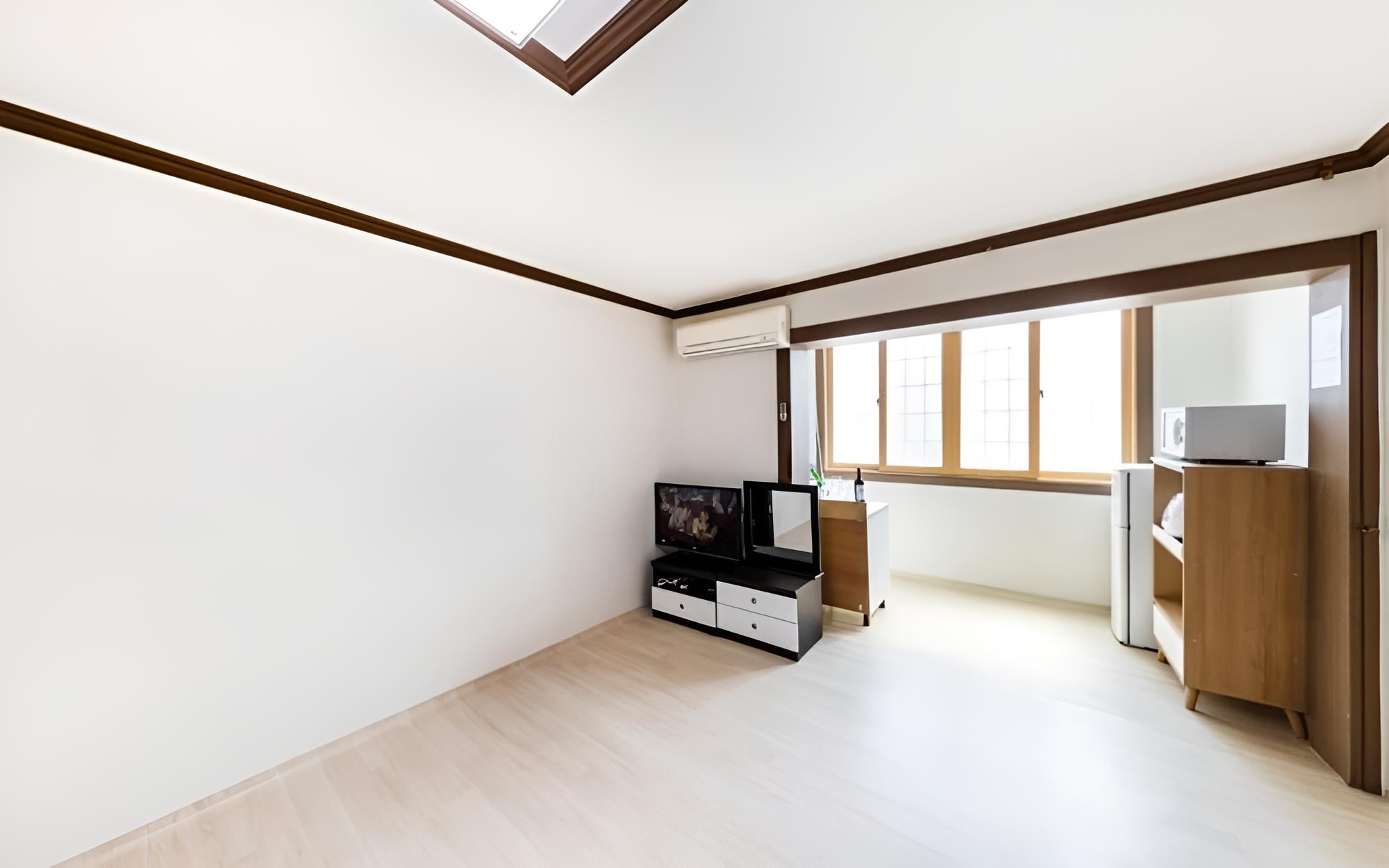 Room (Mountain Bird Sound (1F)) photo 2