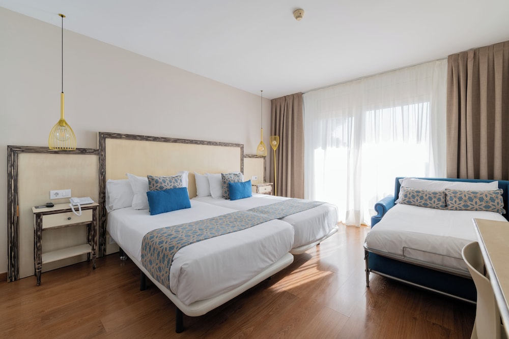 Comfort Triple Room, Sea View