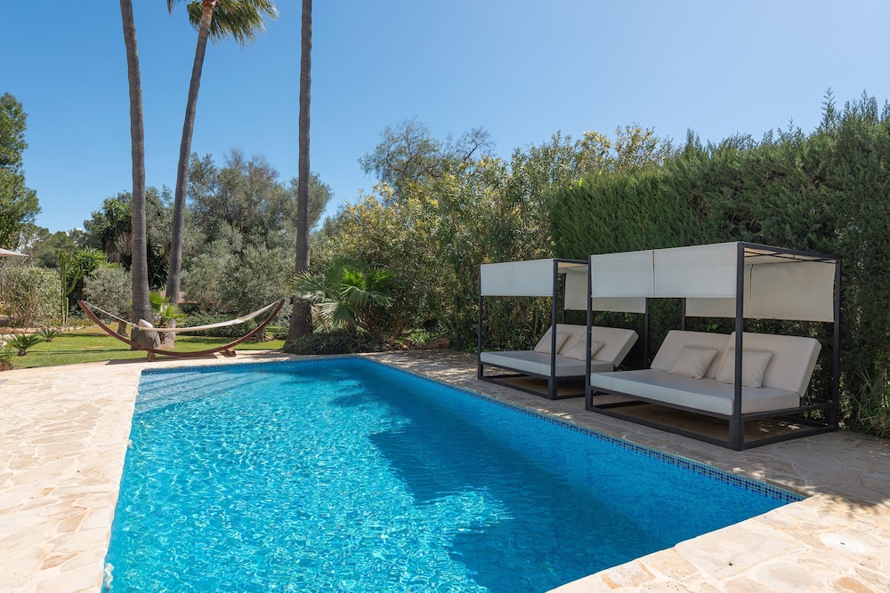 Villa photo 2