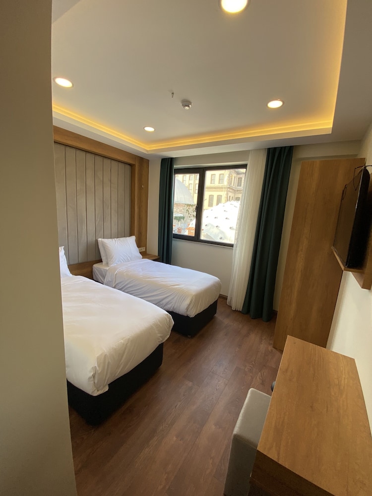 Standard Twin Room photo 3
