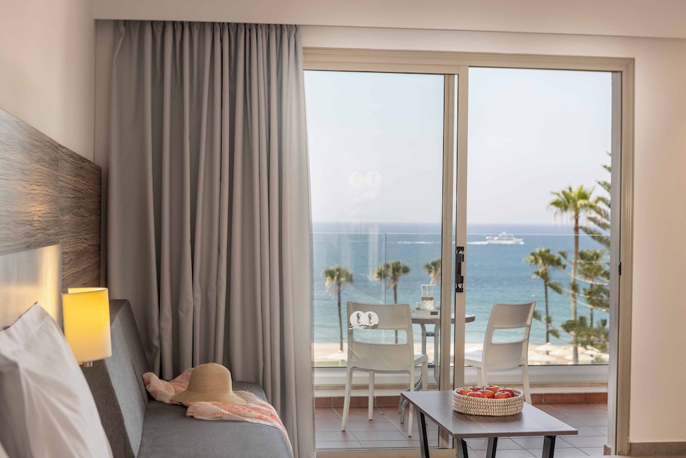 Superior Room Sea View - Photo 2