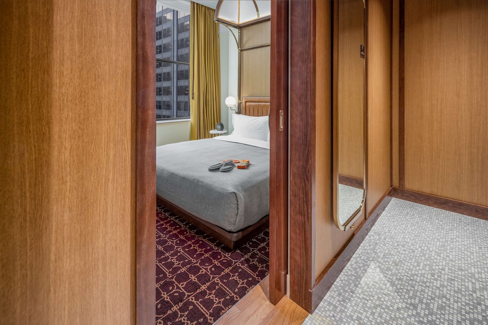 Suite, 1 Bedroom (Landmark City View) - Photo 1