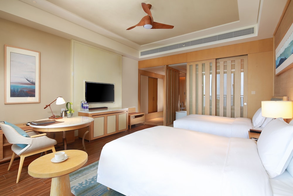 Executive Room, Club Lounge Access, Lake View photo 3