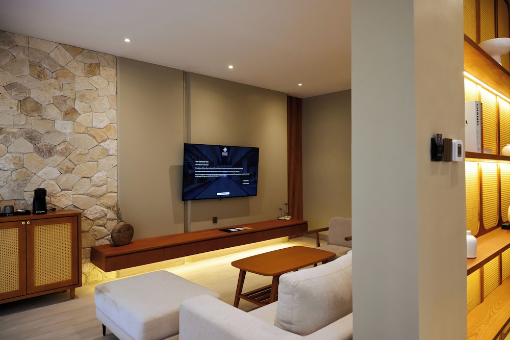Double - Date Suite