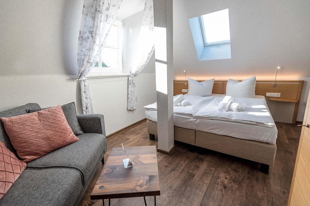 Standard Double Room - Photo 6