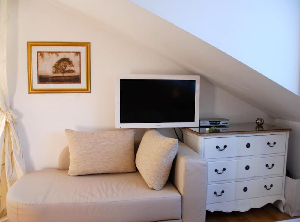 Standard Room, 1 Queen Bed (Sisley) photo 1