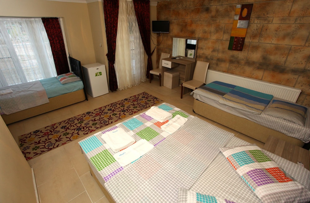 Standard Room photo 2