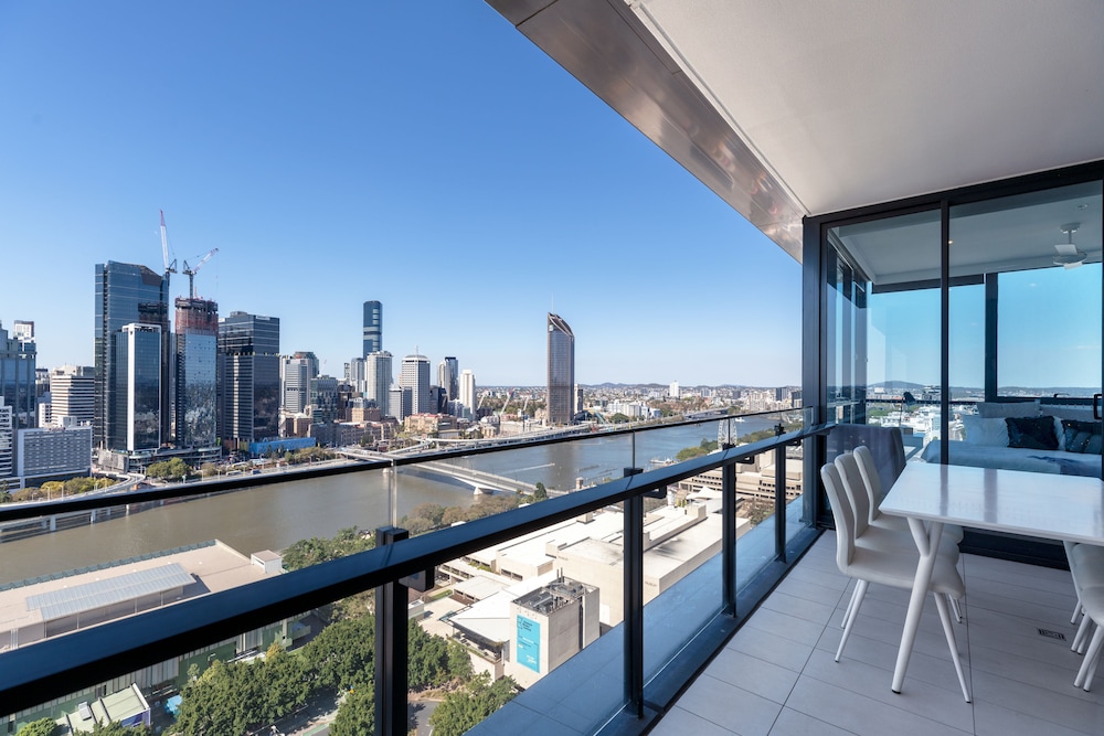 Luxury Apartment photo 3