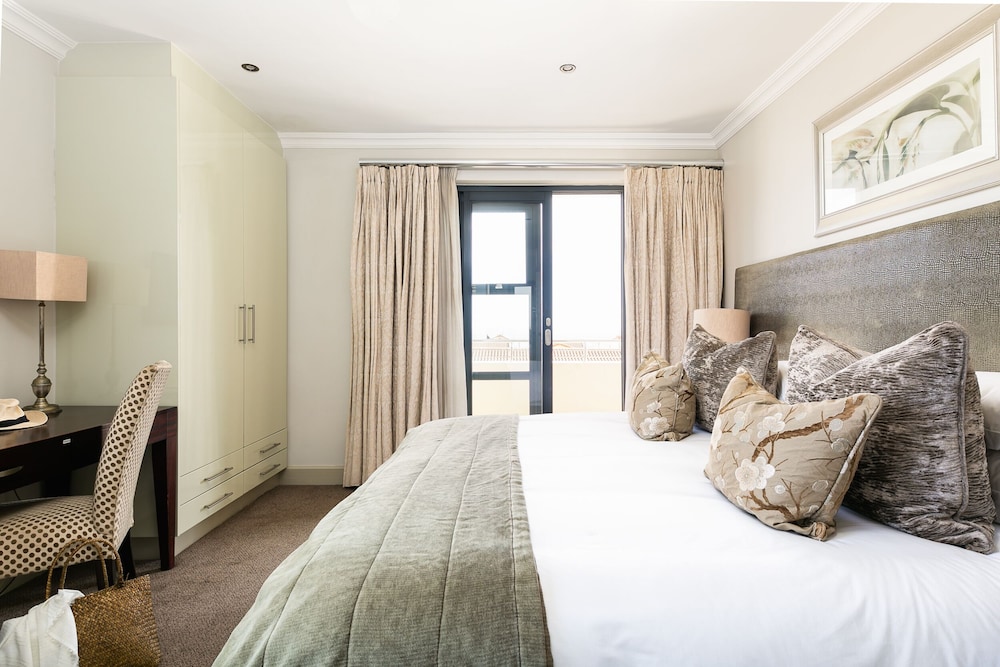 Bay Residence photo 2