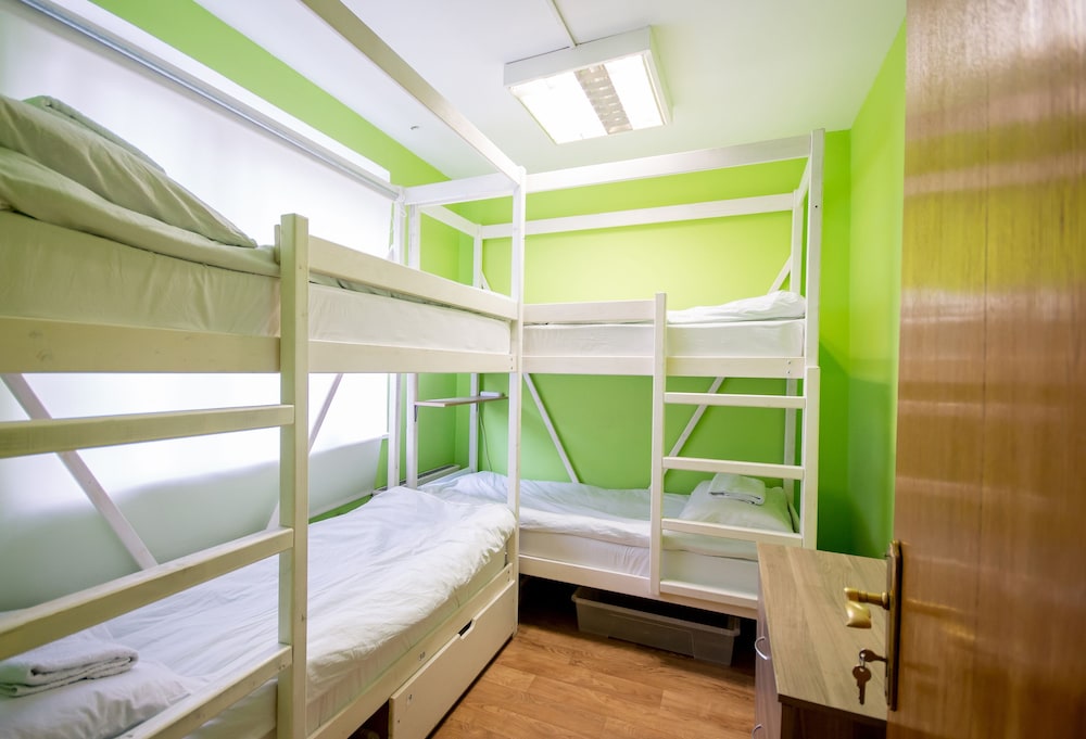 Shared Dormitory, Women only (4 beds)