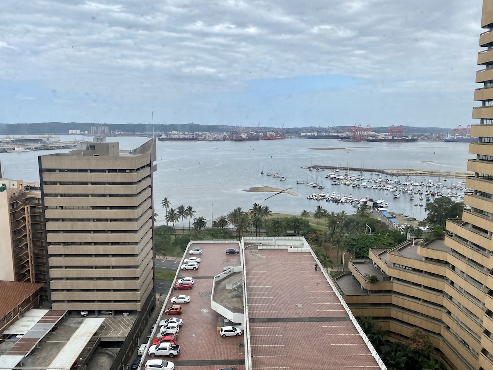 Executive Suite, 1 Queen Bed, Non Smoking, Harbor View