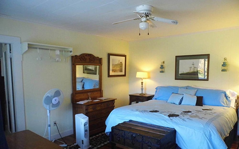 Room, 1 King Bed photo 2