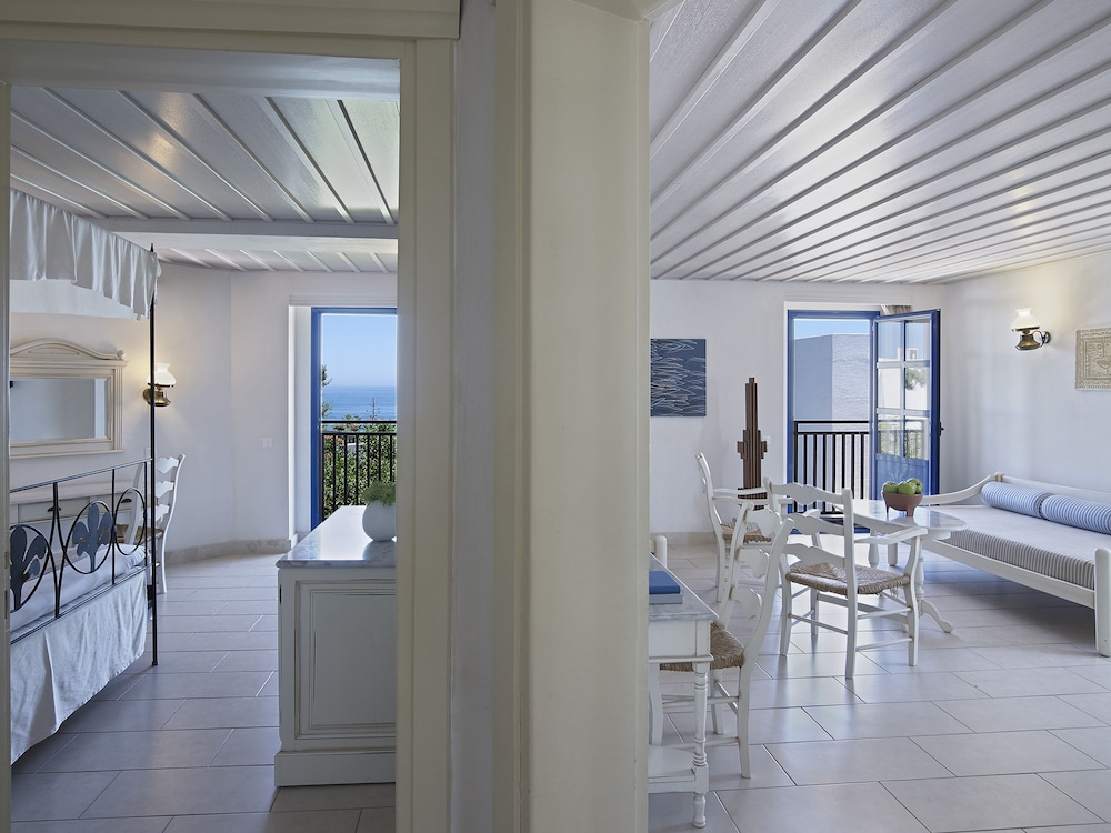 Premium Sea View Suite - Photo 1