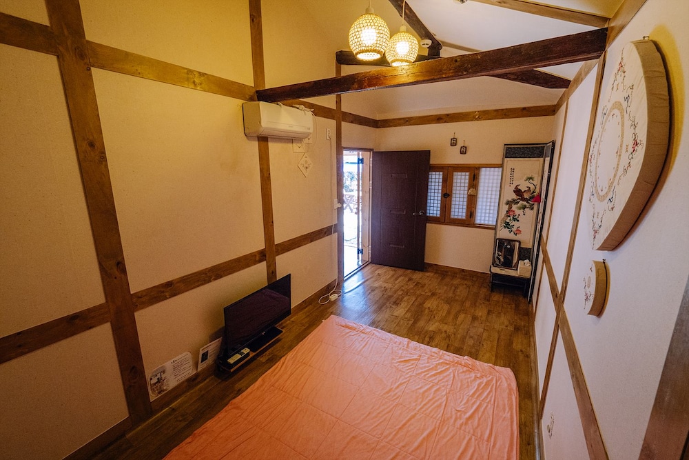 Traditional Room (Large Ondol, 4 pax) photo 1