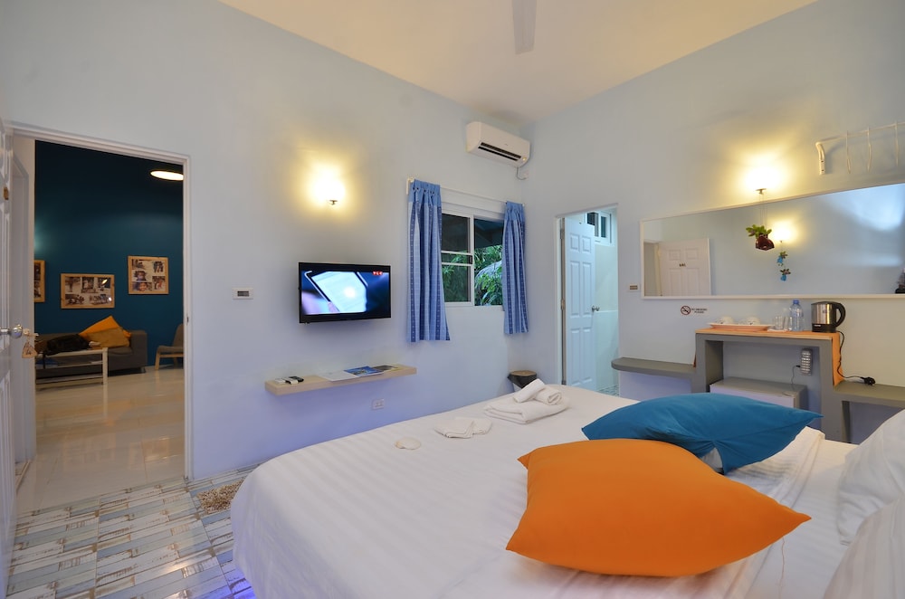 Superior Room, 1 King Bed, Garden View, Ground Floor