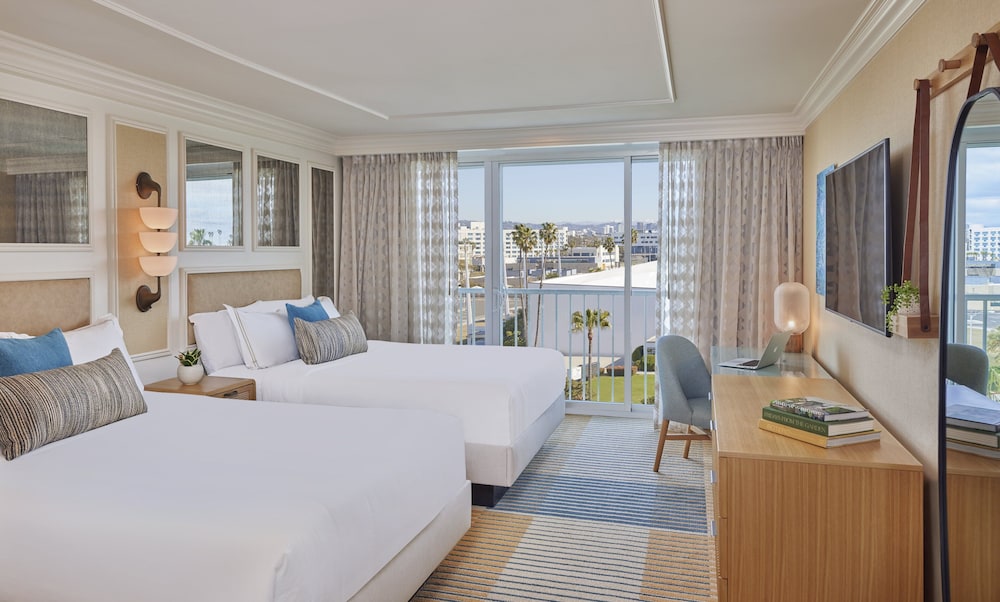Room, 2 Double Beds, Pool View thumbnail 6