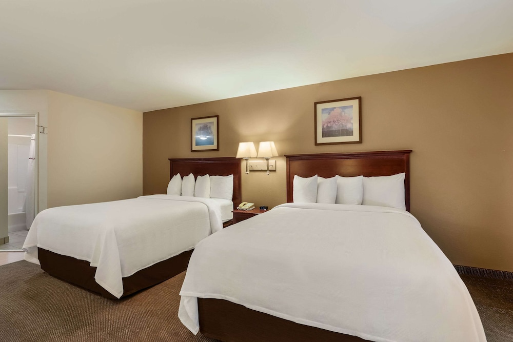 Room, 2 Queen Beds, Non Smoking (Efficiency) photo 3
