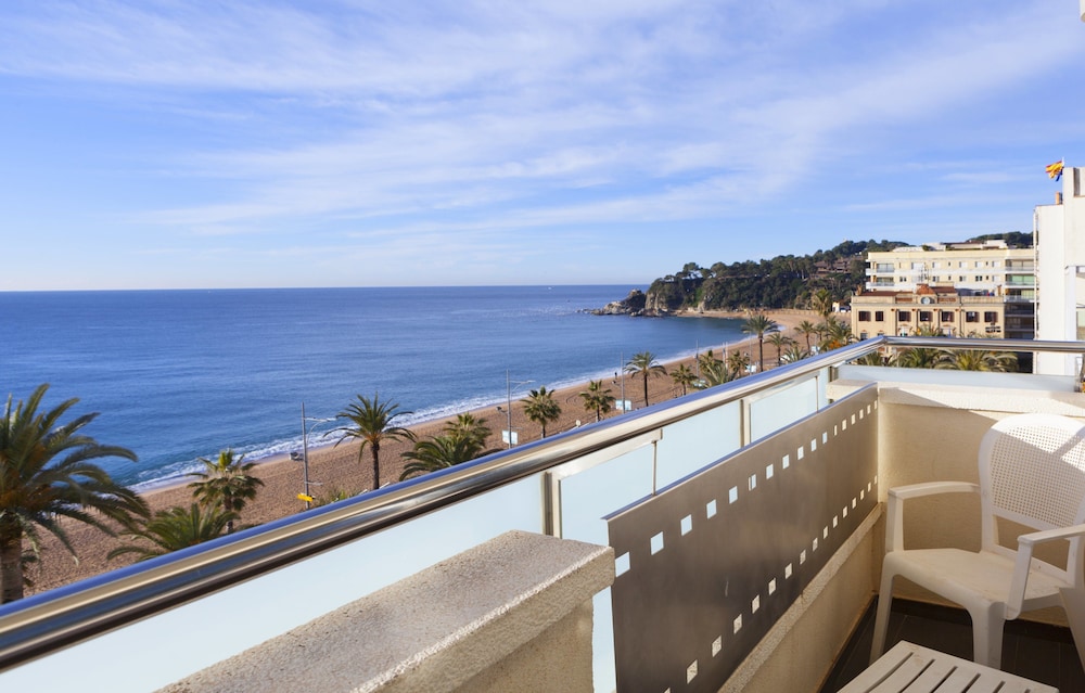 Double Room, Balcony, Sea View - Photo 5