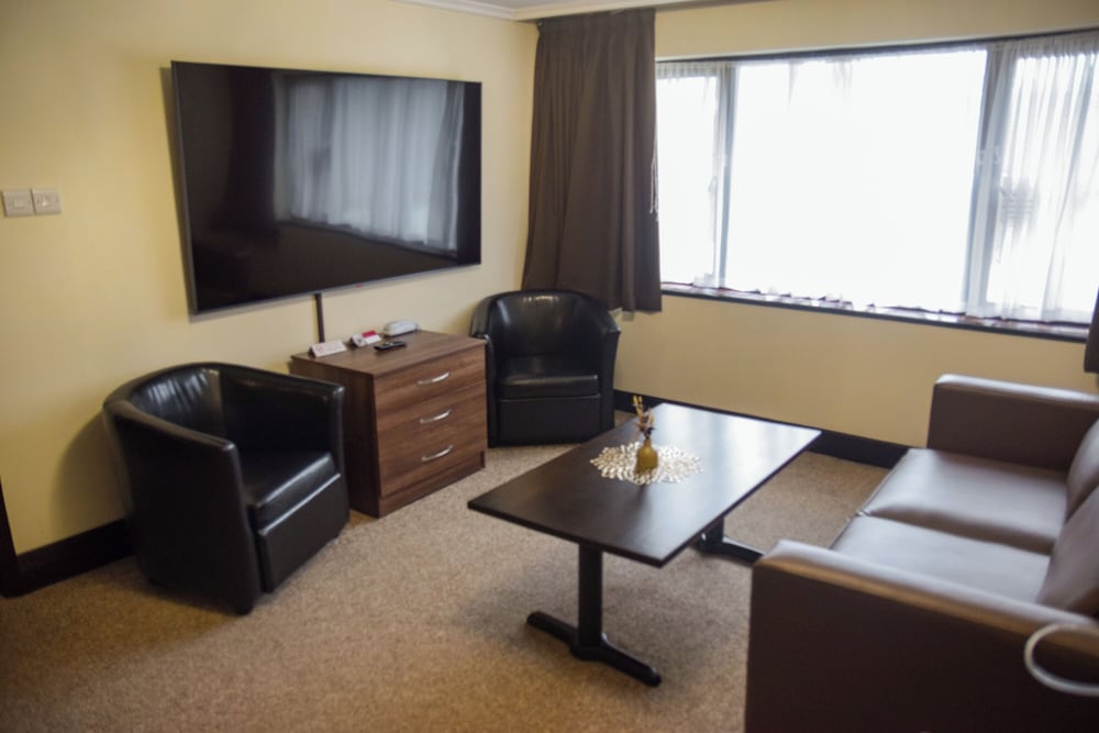 Deluxe Suite - Photo 5