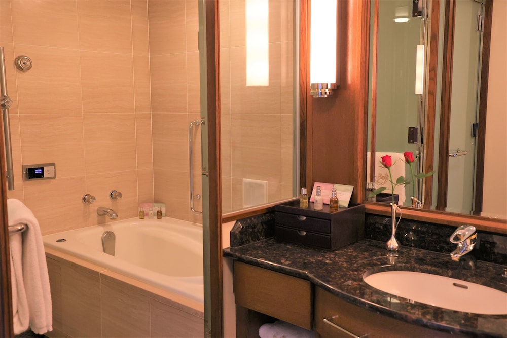 Imperial Floor Junior Suite Twin
