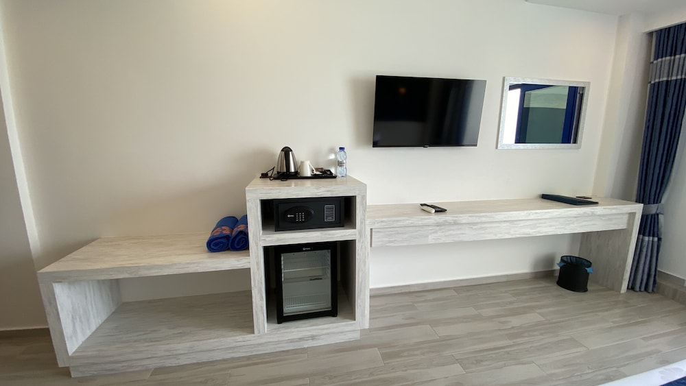 Deluxe Double Room, Balcony, Sea View - Photo 4