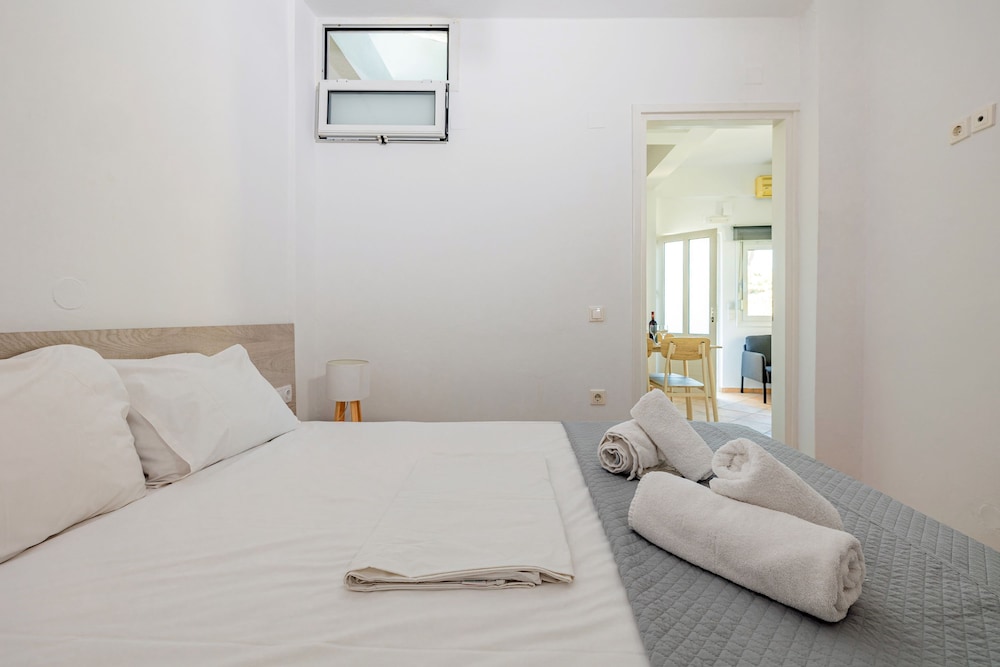 Apartment, Smoking
