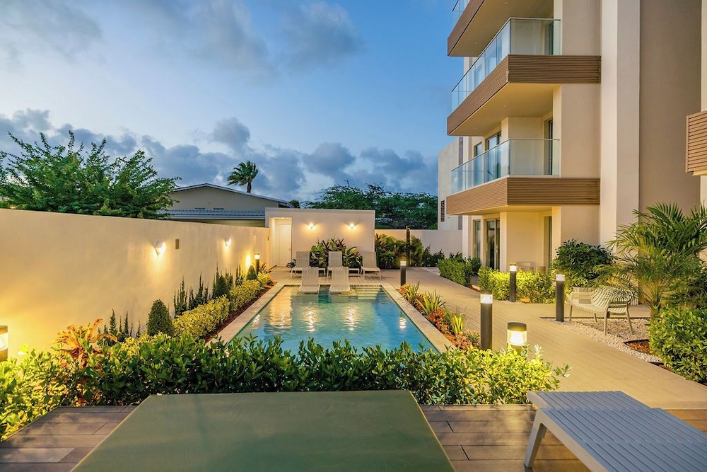 Luxury Apartment photo 2
