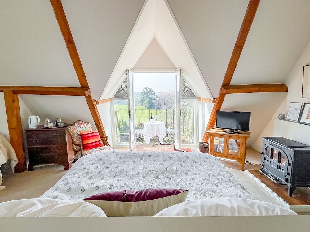 Luxury Suite, Ensuite photo 2