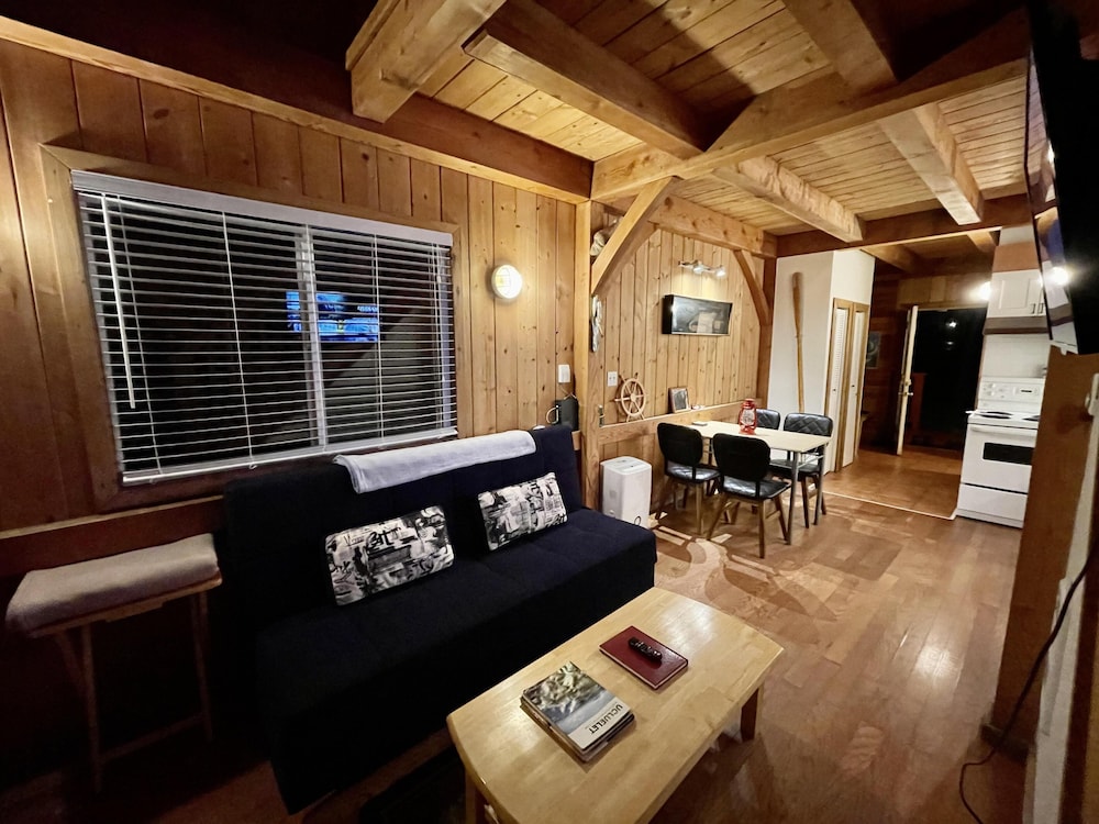 Cottage (Waterfront Post and Beam Cottage!) photo 3