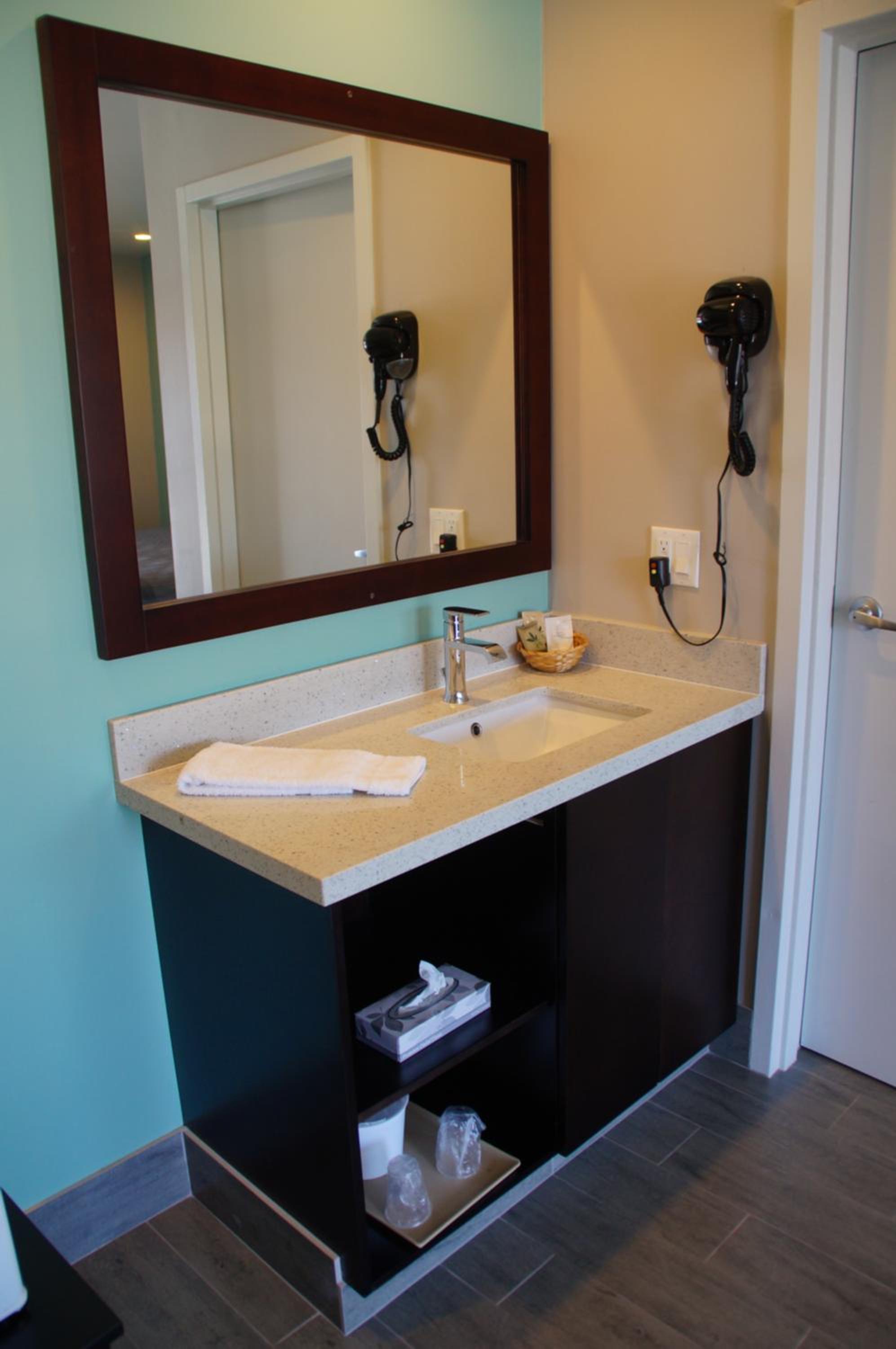 Double Room with Two Double Beds - Photo 4