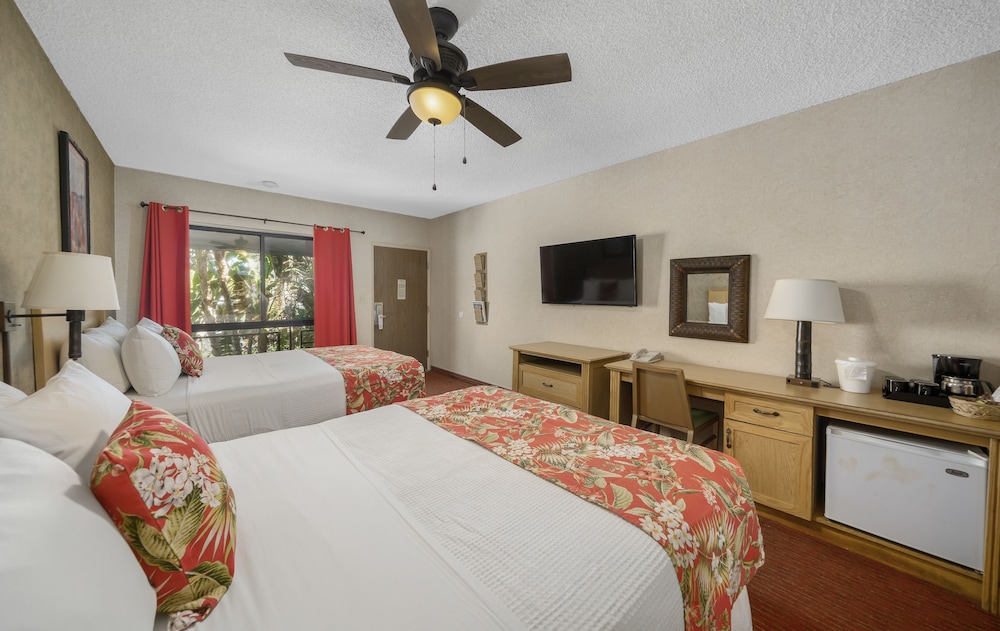 Room, 2 Double Beds - Photo 7