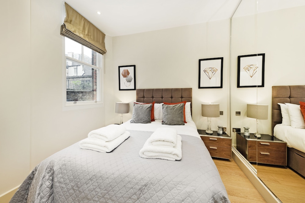 Apartment 7 - One Bedroom photo 2